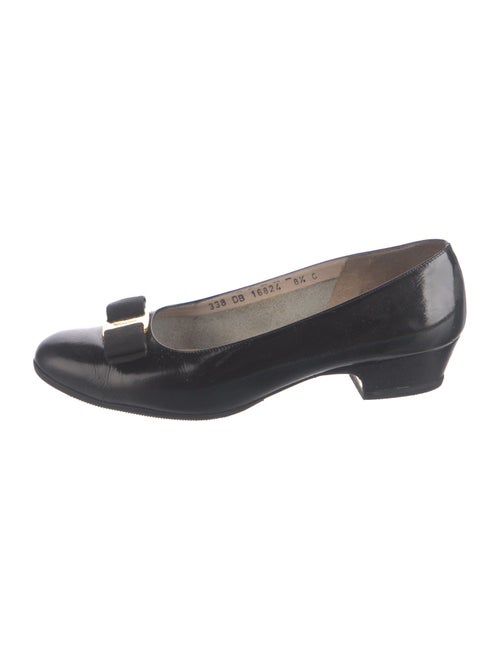 Salvatore Ferragamo Vara Bow Accent Leather Pumps