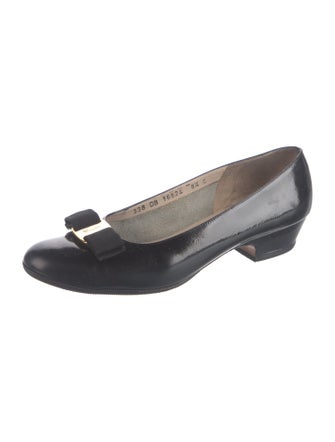 Salvatore Ferragamo Vara Bow Accent Leather Pumps
