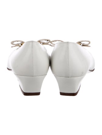 Salvatore Ferragamo Vara Bow Accent Leather Flats