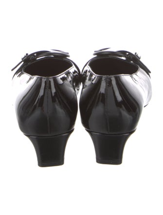 Salvatore Ferragamo Vara Bow Accent Patent Leather Pumps