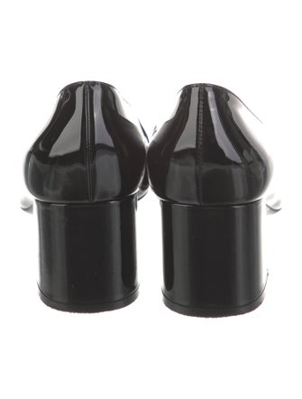 Salvatore Ferragamo Vara Bow Accent Patent Leather Pumps