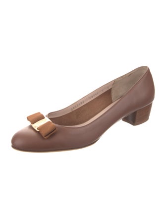 Salvatore Ferragamo Vara Bow Accent Leather Pumps
