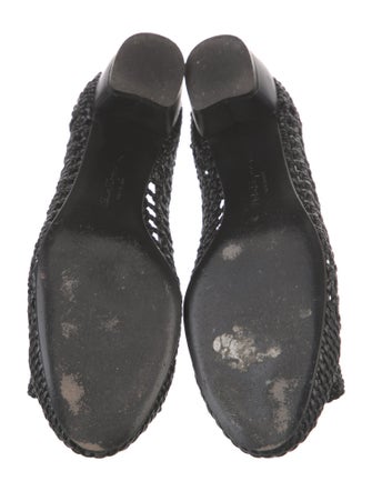 Salvatore Ferragamo Vara Bow Accent Leather Pumps