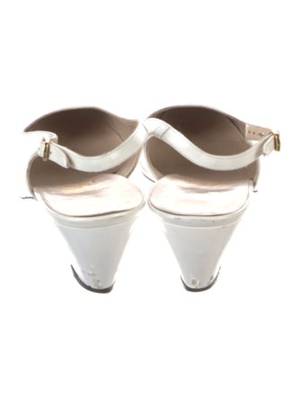 Salvatore Ferragamo Vara Bow Accent Leather Slingback Pumps