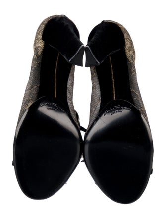 Salvatore Ferragamo Lace Lace Pattern T-Strap Sandals