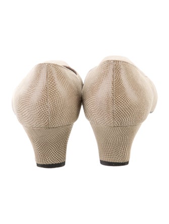 Salvatore Ferragamo Leather Printed Pumps