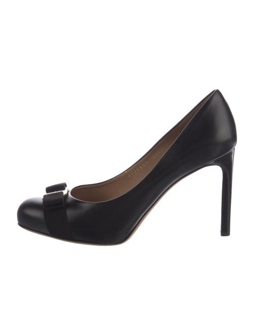 Salvatore Ferragamo Vara Bow Accent Leather Pumps