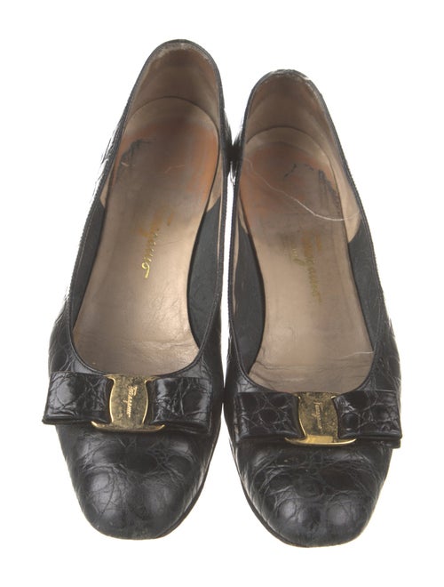 Salvatore Ferragamo Vara Bow Accent Embossed Leather Pumps