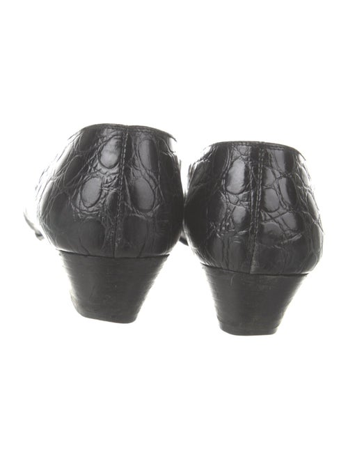 Salvatore Ferragamo Vara Bow Accent Embossed Leather Pumps