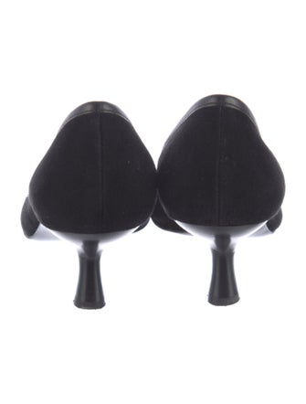 Salvatore Ferragamo Gancio Logo Suede Pumps