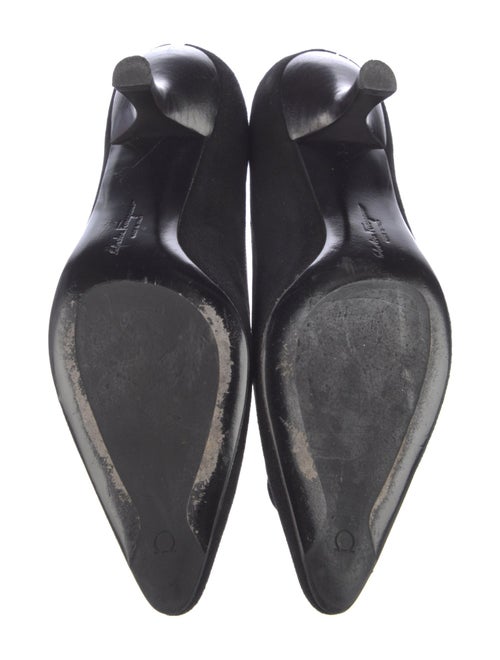 Salvatore Ferragamo Gancio Logo Suede Pumps