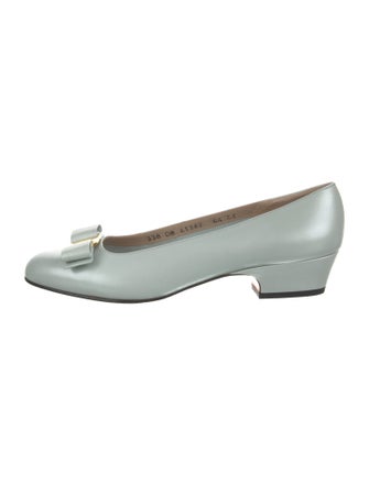 Salvatore Ferragamo Vara Bow Accent Leather Pumps