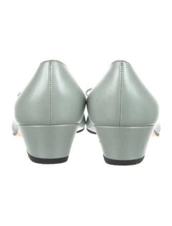 Salvatore Ferragamo Vara Bow Accent Leather Pumps