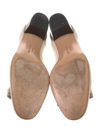 Salvatore Ferragamo Vara Bow Accent Leather Pumps