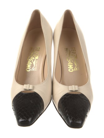 Salvatore Ferragamo Vara Bow Accent Leather Pumps