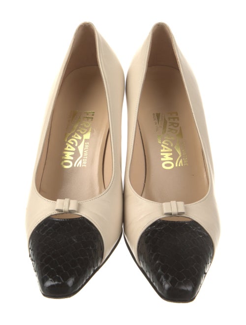Salvatore Ferragamo Vara Bow Accent Leather Pumps