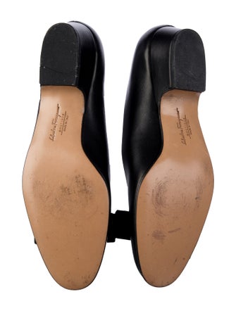 Salvatore Ferragamo Vara Bow Accent Leather Pumps