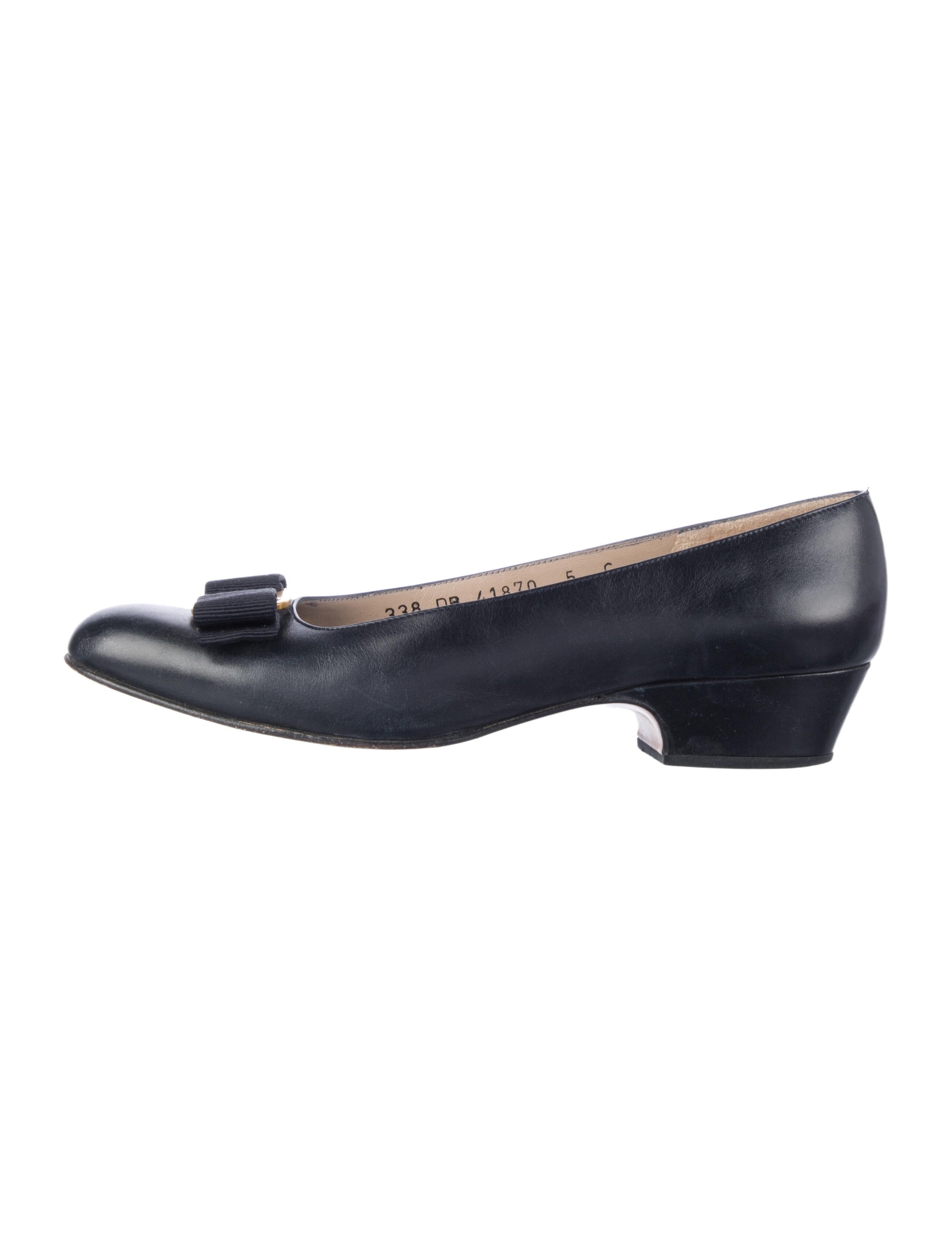 Salvatore Ferragamo Vara Bow Accent Leather Pumps