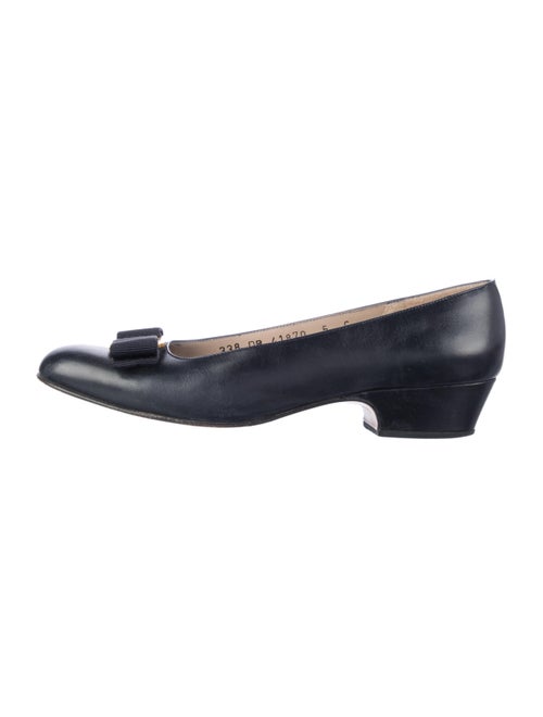 Salvatore Ferragamo Vara Bow Accent Leather Pumps