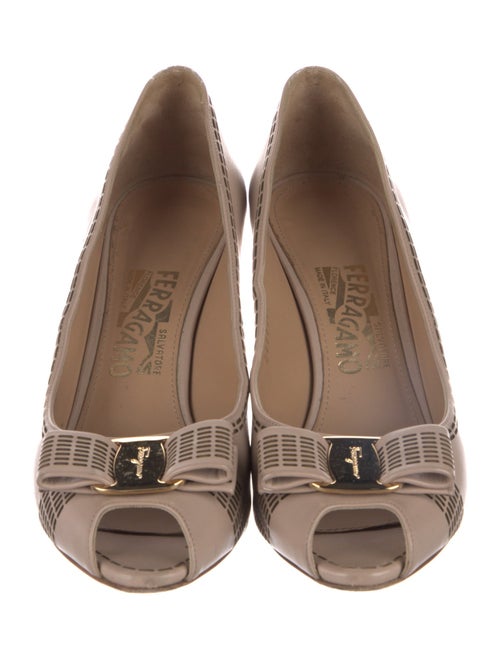 Salvatore Ferragamo Vara Bow Accent Leather Pumps
