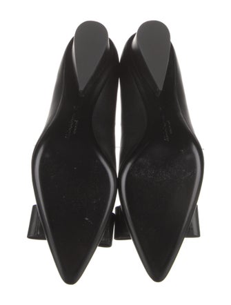 Salvatore Ferragamo Vara Bow Accent Leather Pumps