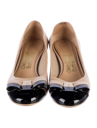 Salvatore Ferragamo Vara Bow Accent Leather Pumps