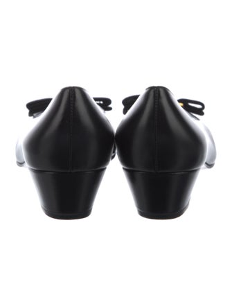 Salvatore Ferragamo Vara Bow Accent Leather Pumps