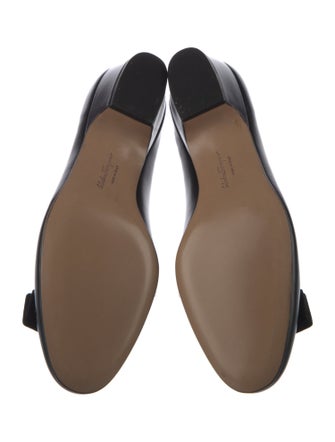 Salvatore Ferragamo Vara Bow Accent Leather Pumps