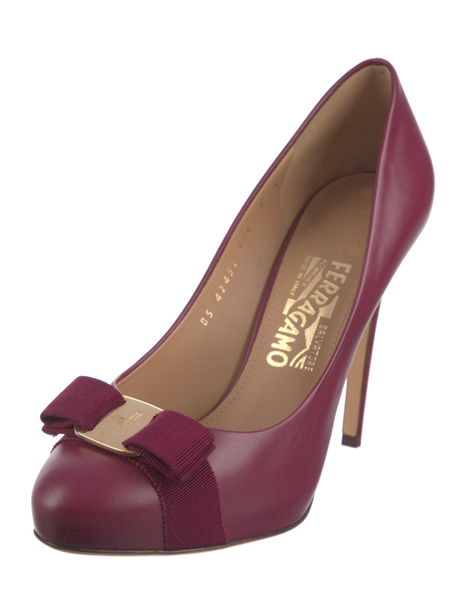 Salvatore Ferragamo Vara Bow Accent Leather Pumps