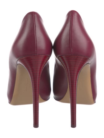 Salvatore Ferragamo Vara Bow Accent Leather Pumps