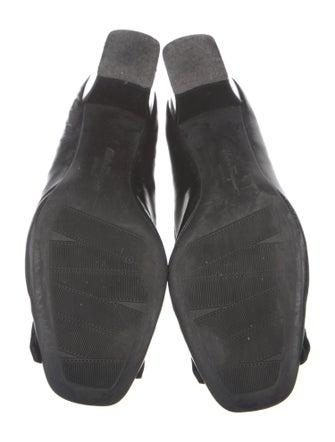 Salvatore Ferragamo Vara Bow Accent Patent Leather Pumps