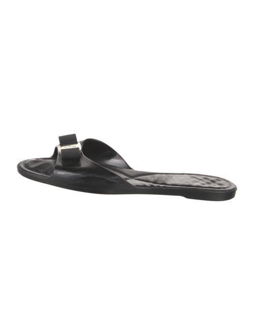 Salvatore Ferragamo Vara Bow Accent Rubber Slides