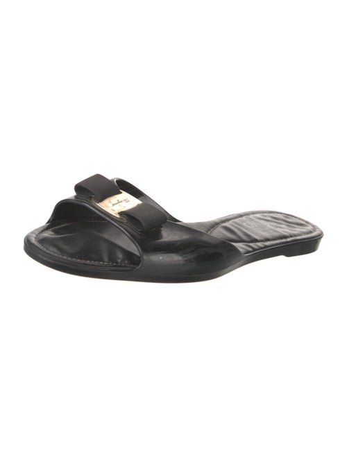 Salvatore Ferragamo Vara Bow Accent Rubber Slides