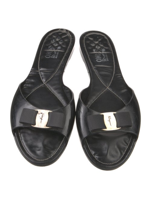 Salvatore Ferragamo Vara Bow Accent Rubber Slides