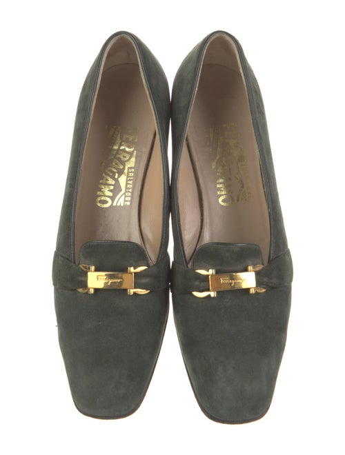 Salvatore Ferragamo Vara Bow Accent Suede Pumps