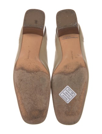 Salvatore Ferragamo Vara Bow Accent Leather Flats