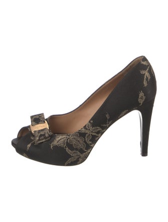 Salvatore Ferragamo Vara Bow Accent Printed Pumps