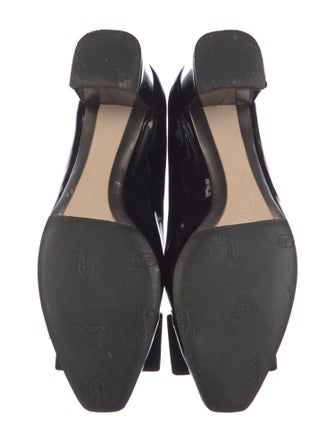 Salvatore Ferragamo Vara Bow Accent Patent Leather Pumps