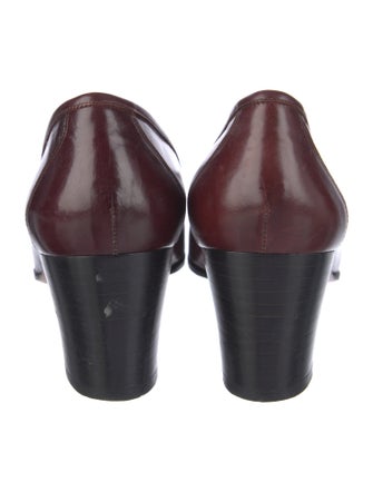 Salvatore Ferragamo Vara Bow Accent Leather Pumps