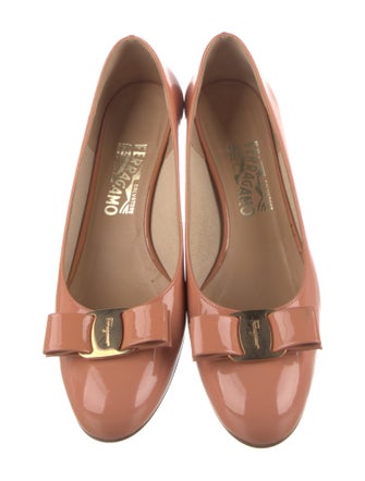 Salvatore Ferragamo Vara Bow Accent Patent Leather Pumps