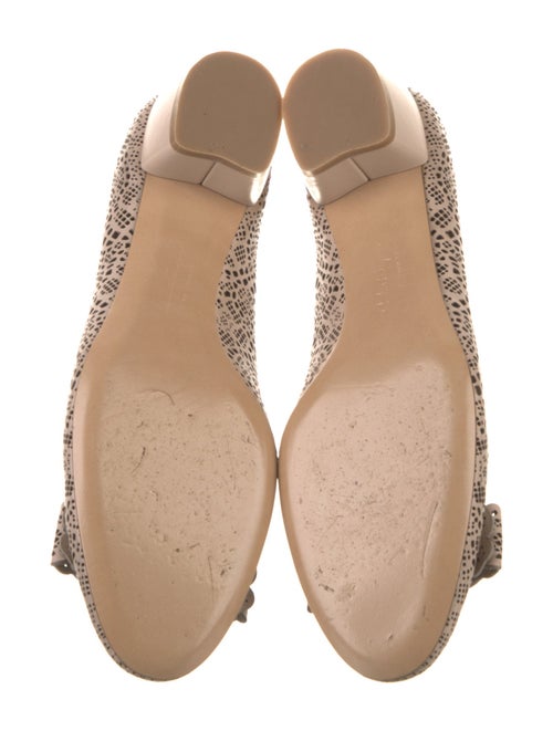 Salvatore Ferragamo Vara Bow Accent Leather Pumps