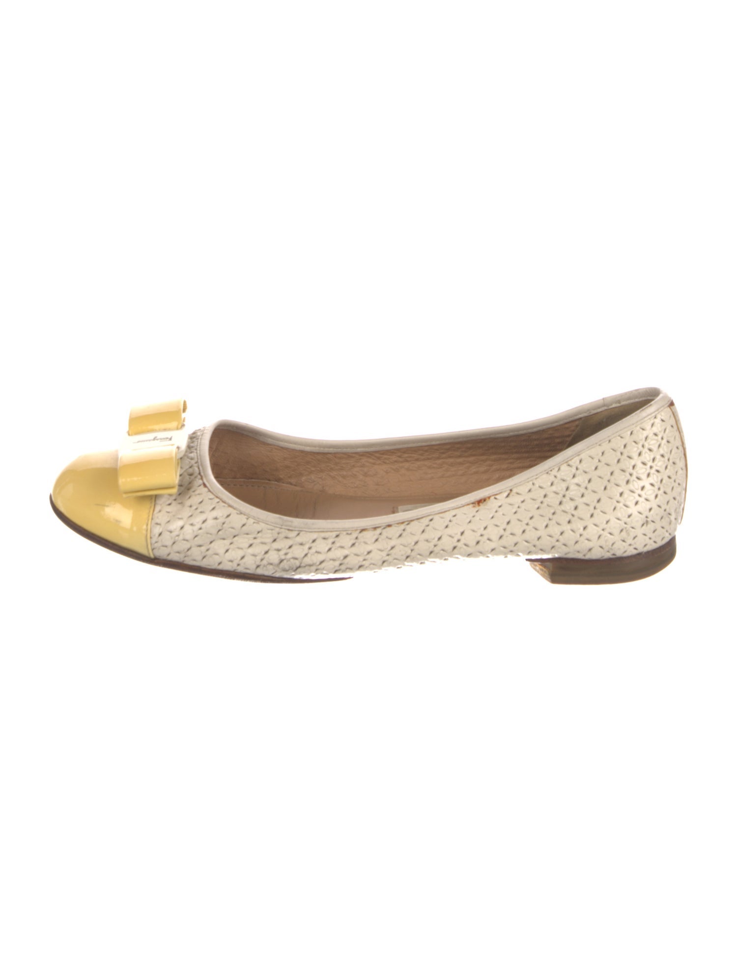 Salvatore Ferragamo Vara Bow Accent Leather Flats