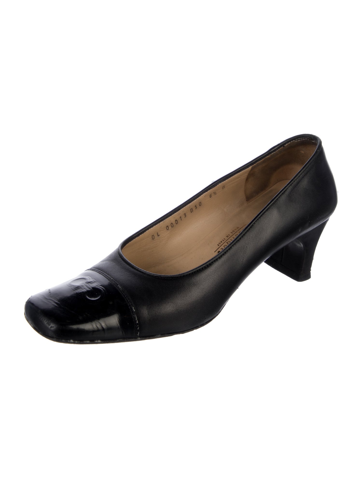 Salvatore Ferragamo Gancini Logo Leather Pumps