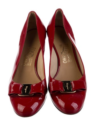 Salvatore Ferragamo Vara Bow Accent Patent Leather Pumps