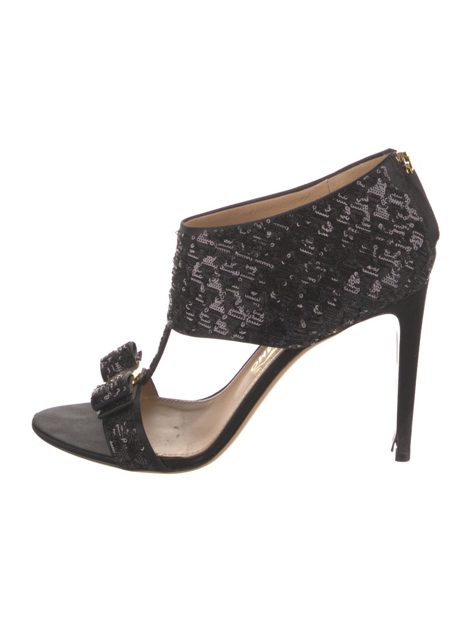 Salvatore Ferragamo Vara Bow Accent Suede T-Strap Sandals