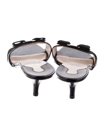 Salvatore Ferragamo Vara Bow Accent Patent Leather Slides