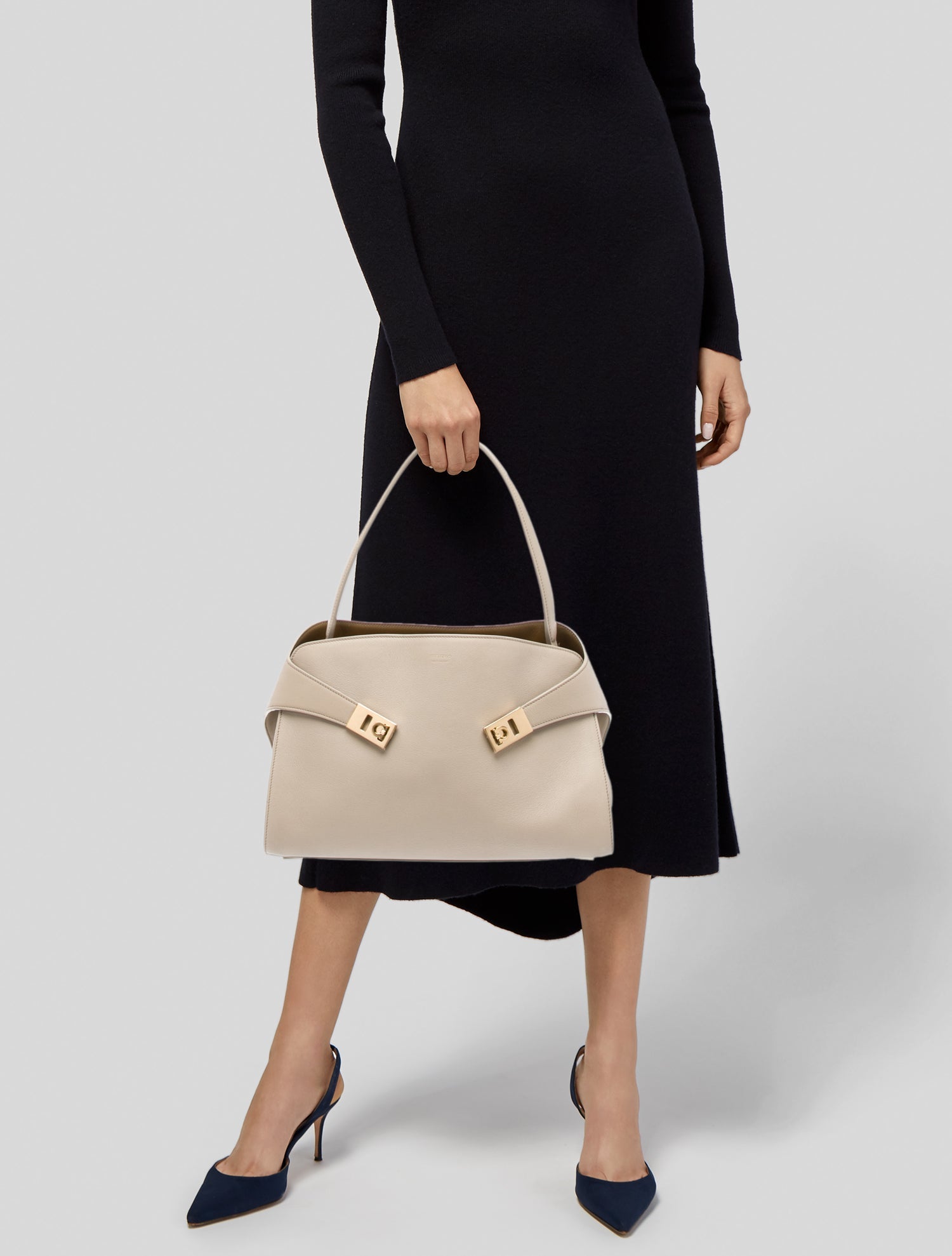 Salvatore Ferragamo Leather Ferragamo Soft Medium