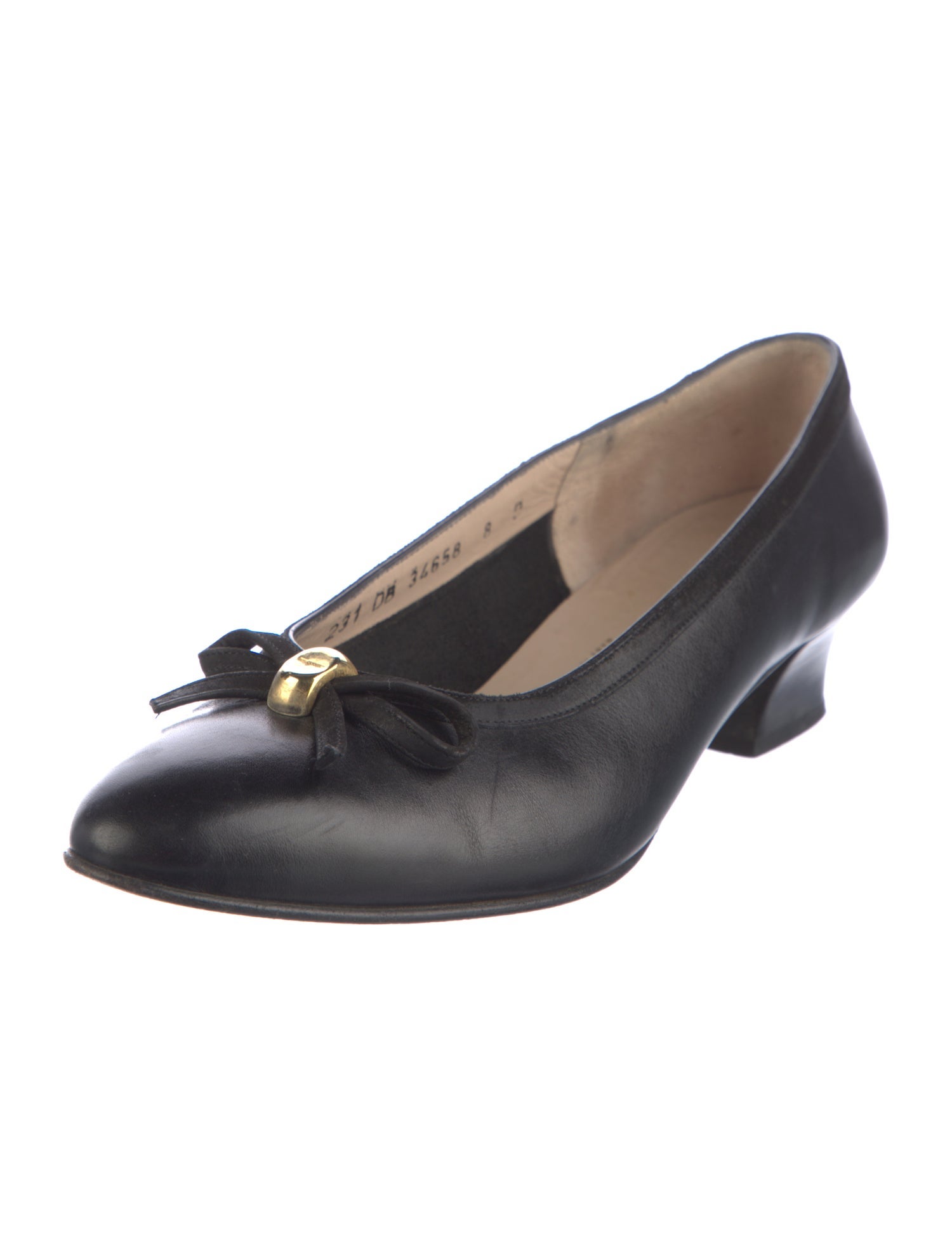 Salvatore Ferragamo Vara Bow Accent Leather Pumps