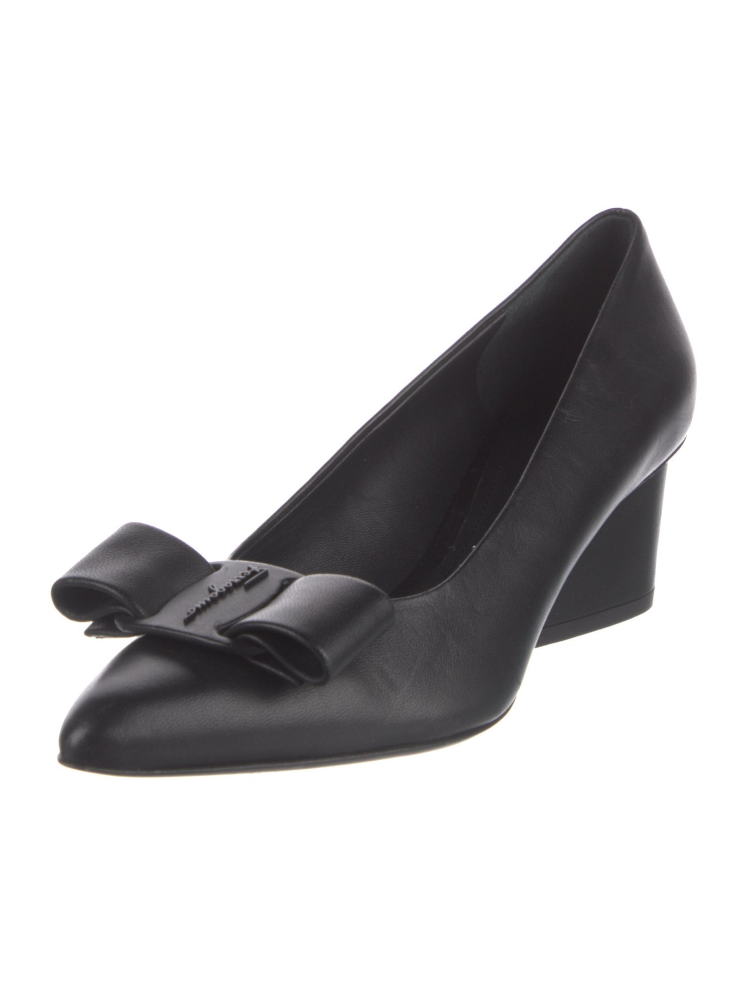 Salvatore Ferragamo Vara Bow Accent Leather Pumps