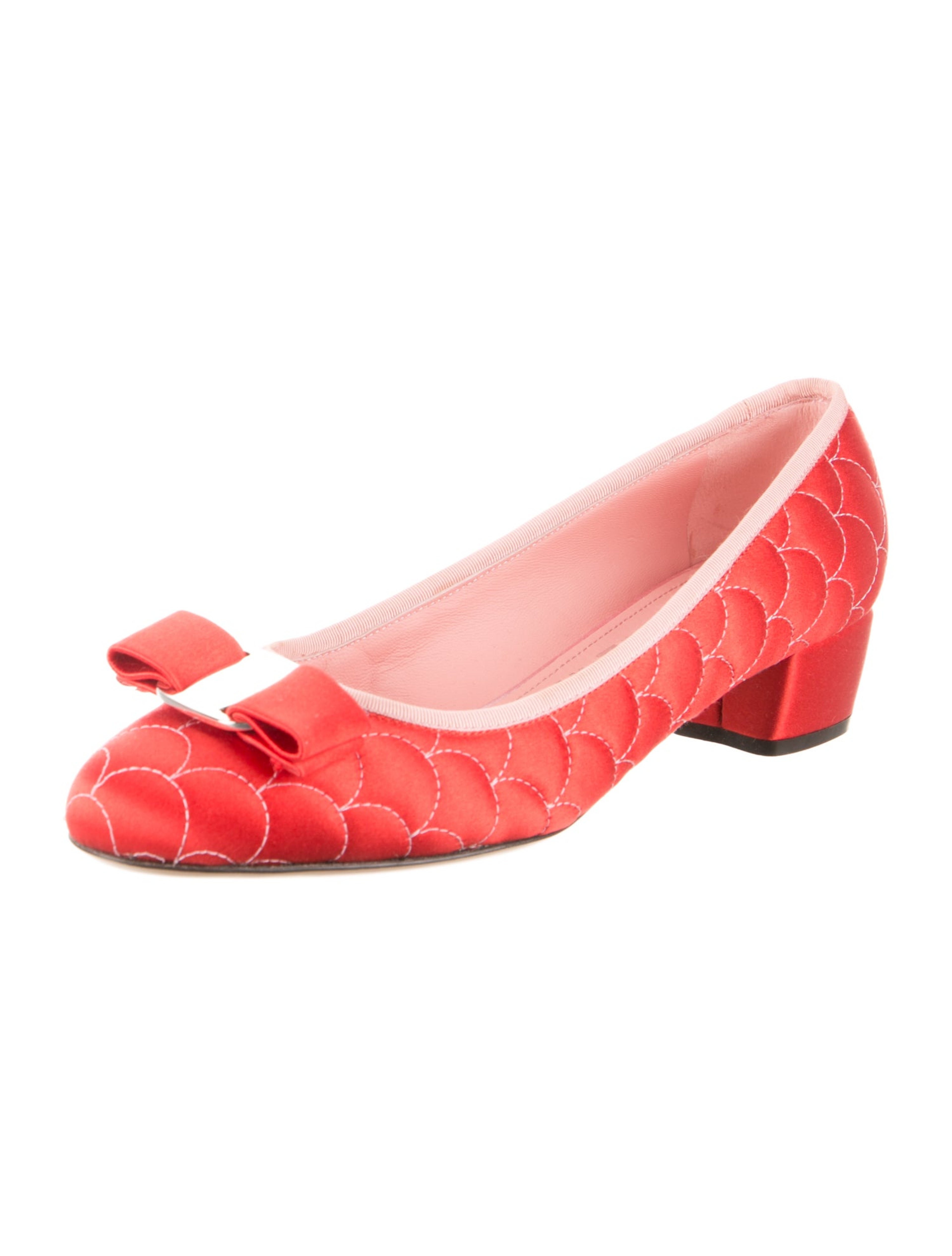 Vara Bow Accent Satin Pumps w/ Tags